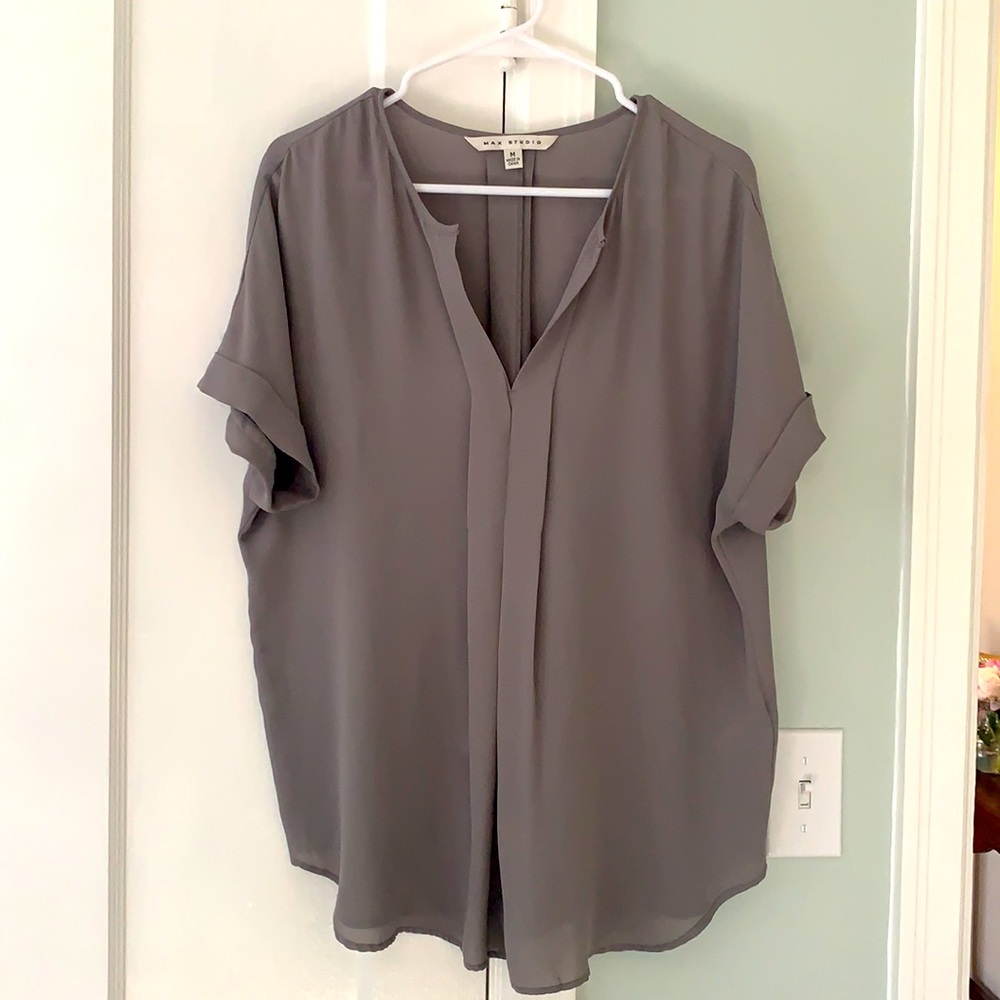 Max Studio | size M | gray short sleeve blouse